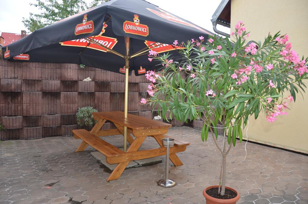 Guesthouse Zlatý Hrozen Česká Lípa Exteriér fotografie