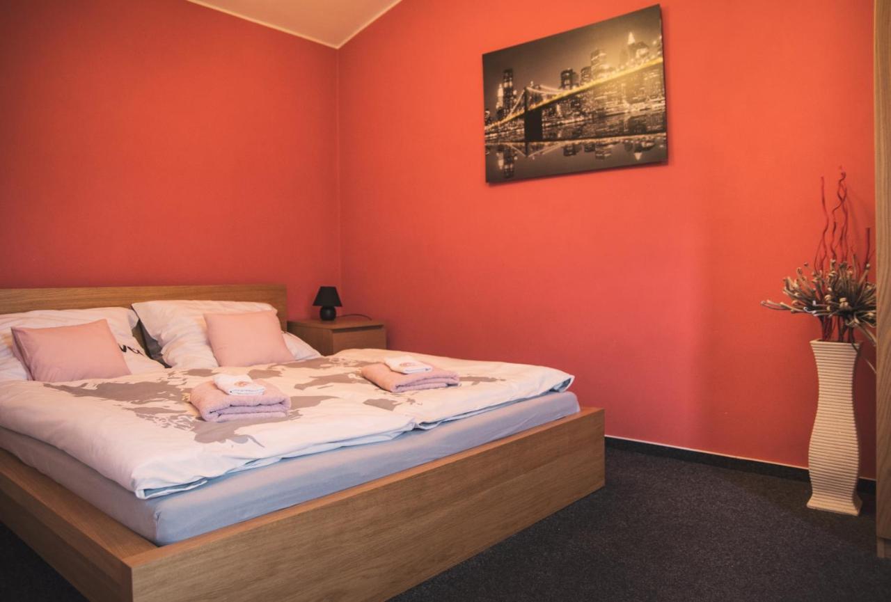 Guesthouse Zlatý Hrozen Česká Lípa Exteriér fotografie