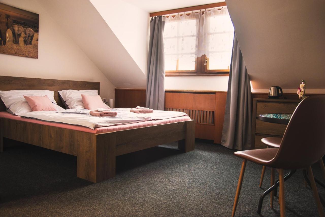 Guesthouse Zlatý Hrozen Česká Lípa Exteriér fotografie